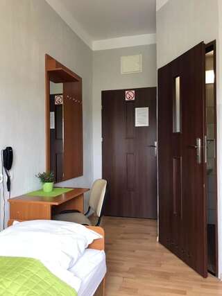 Отели типа «постель и завтрак» Premium Bed & Breakfast Мелец Двухместный номер с 2 отдельными кроватями и собственной ванной комнатой-6